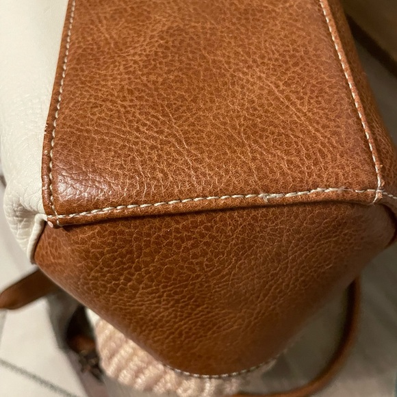 BOC White pebbled leather accented with light brown leather - Picture 13 of 13